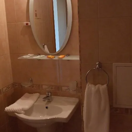 Alexandra 3*