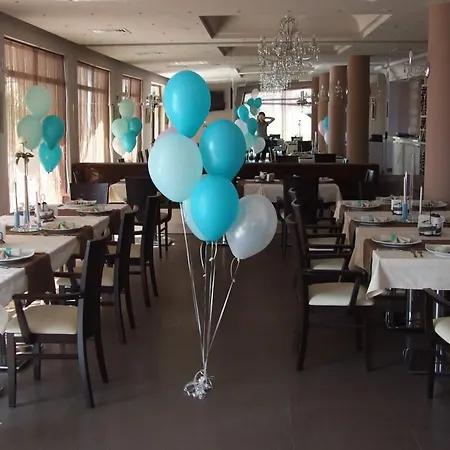 Alexandra Hotel 3*